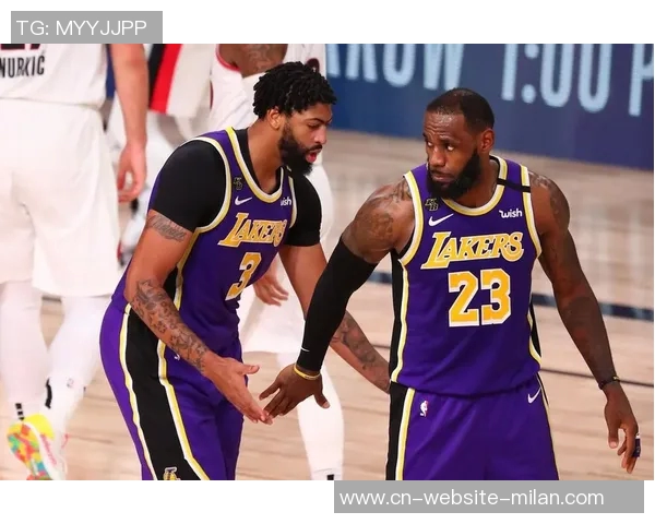 总决赛激战湖人对决热火精彩瞬间回顾与分析